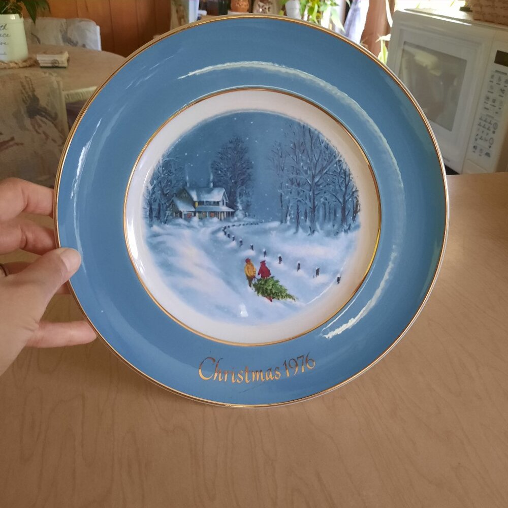 Vintage 1976 “Bringing Home the Tree” Christmas Plate - Enoch Wedgwood for AVON